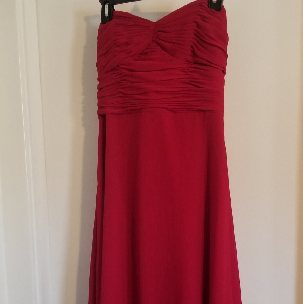 Strapless formal dress